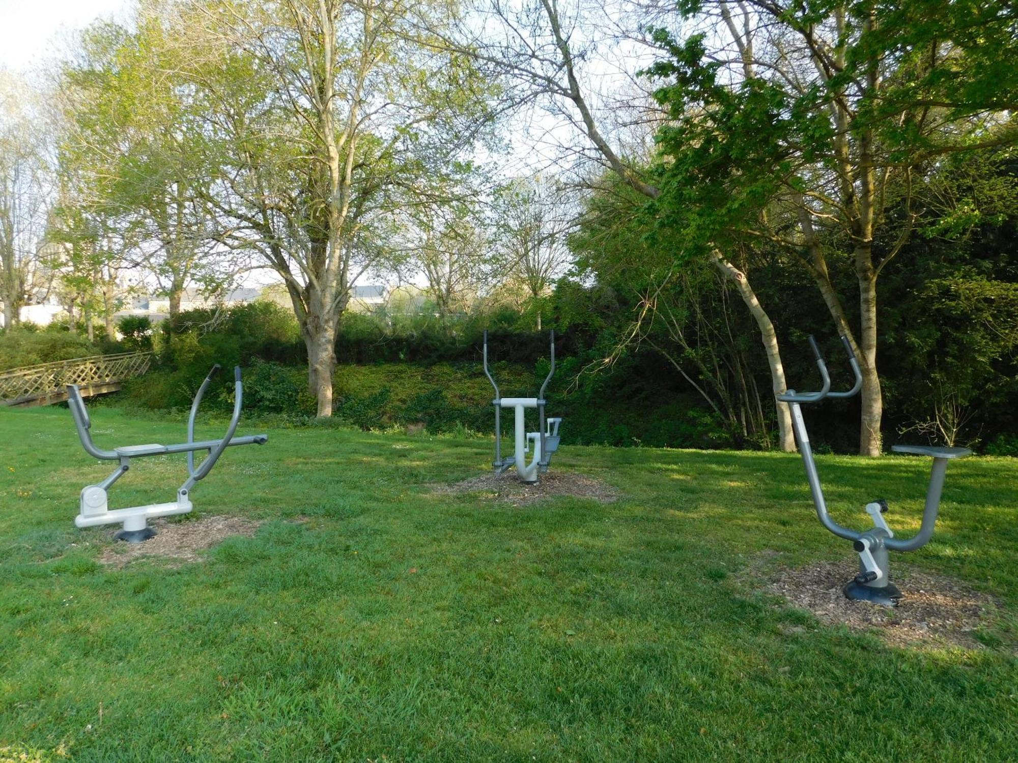 Village De Gites Nature Et Jardin Bouere Bagian luar foto